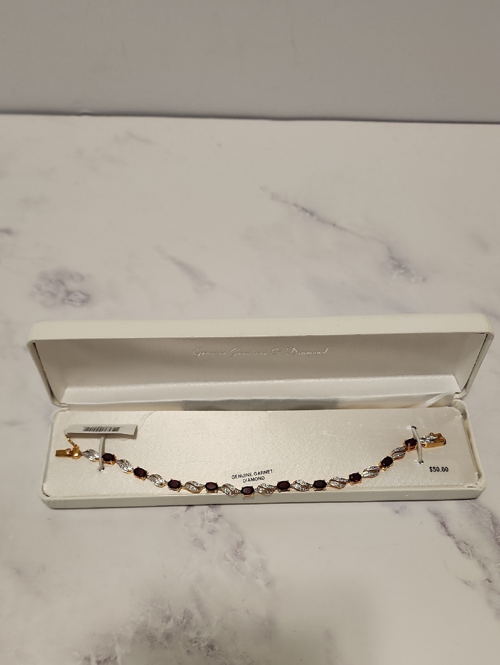 Bracelets Elegant Garnet and Diamond Bracelet